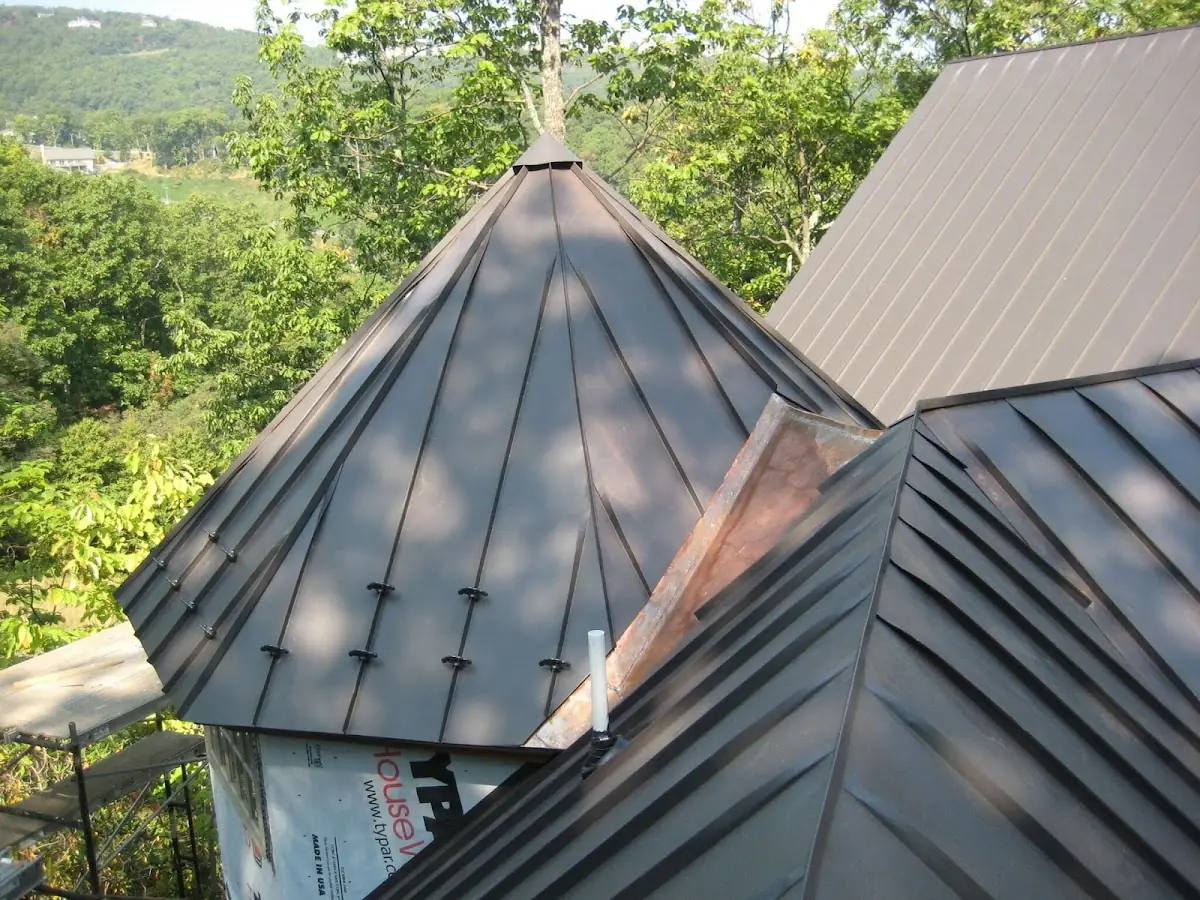 Professional Gutter Cleaning by Craftsman Roofing in Leffingwell